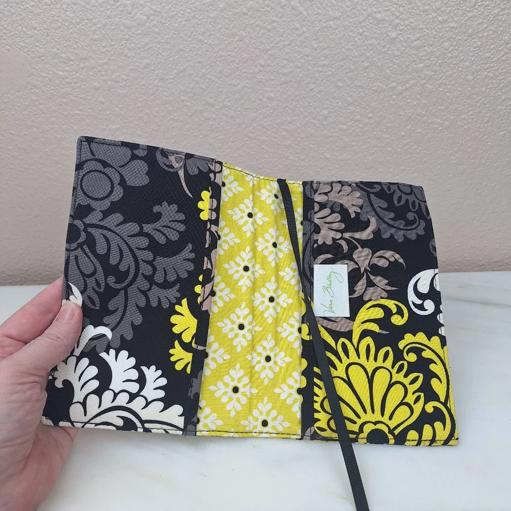 NWOT Vera Bradley Checkbook Cover,  NoteBook Cover,  With Bookmark - Picture 2 of 7